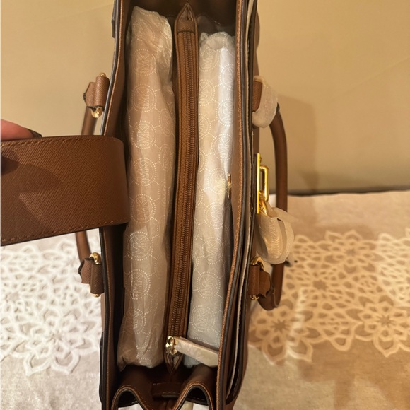 New Michael Kors Hamilton tote in luggage - Picture 7 of 7